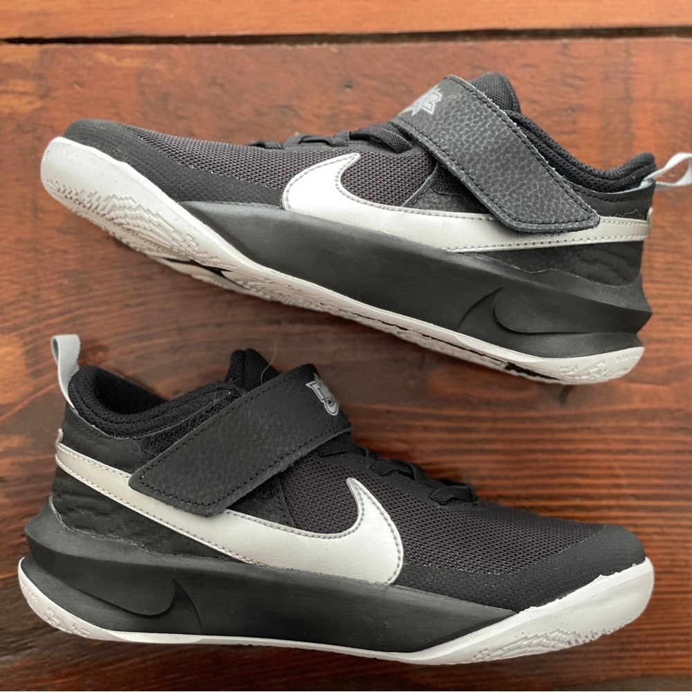 Nike Boys Basketball Shoes - Size 2.5 New